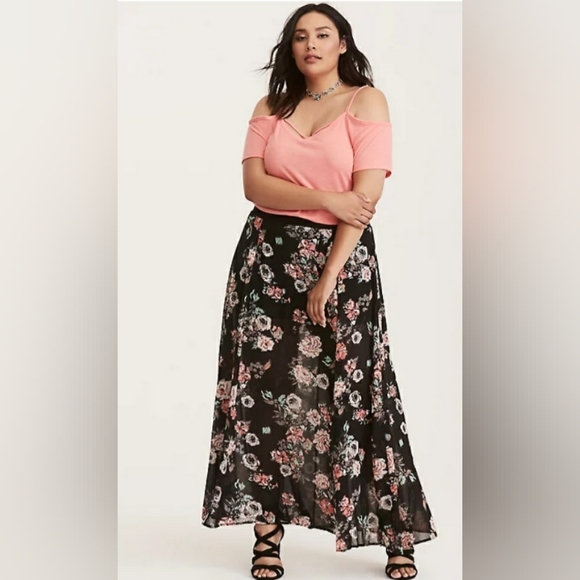 torrid Dresses & Skirts - Torrid high-waist, chiffon maxi skirt with attached shorts. Size 3.